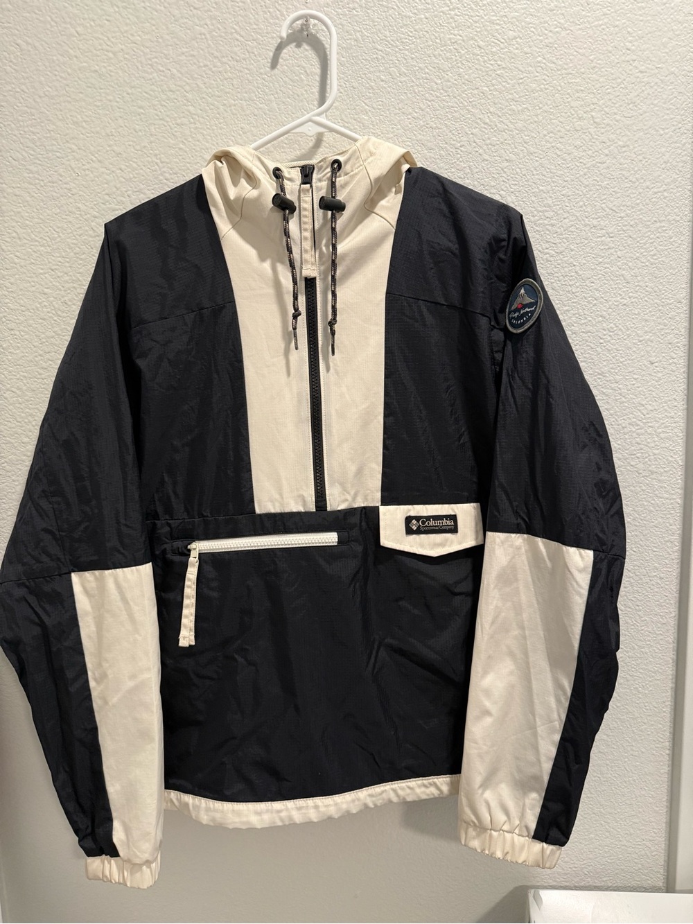 Columbia Black & Cream Pullover Windbreaker Jacket
